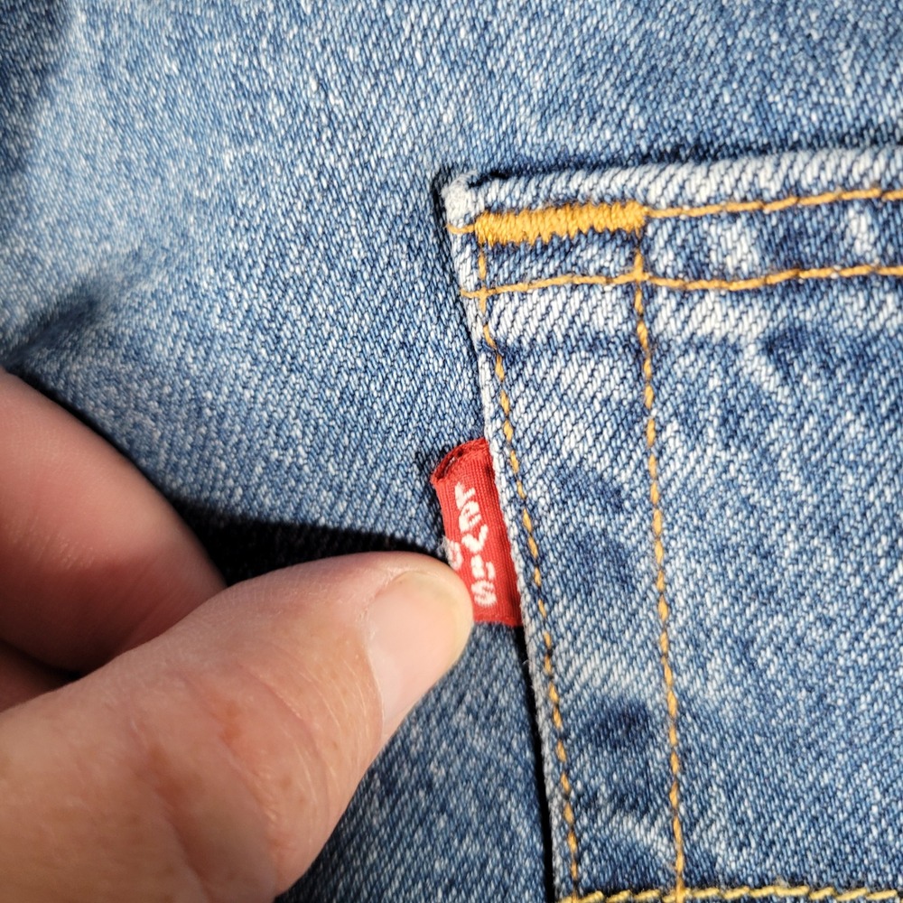 Levi's 505 Regular Fit Jeans Mens 34x30 Blue Medium Wash Straight Leg 00505-2959 - Picture 11 of 15
